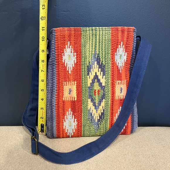 Catori Woven Crossbody bag with Southwest/western design - Picture 2 of 8